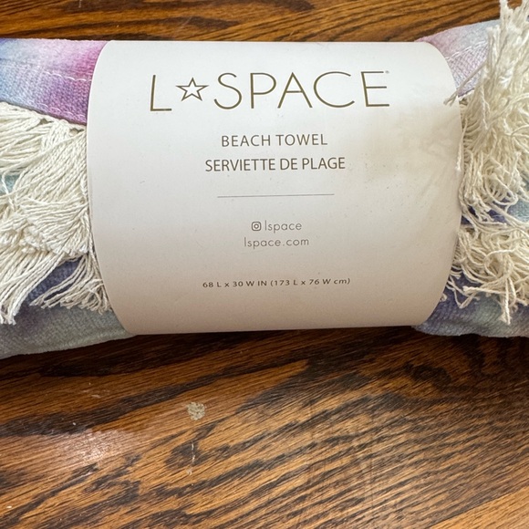 L*Space Tie Dye Beach Towel - Picture 3 of 4